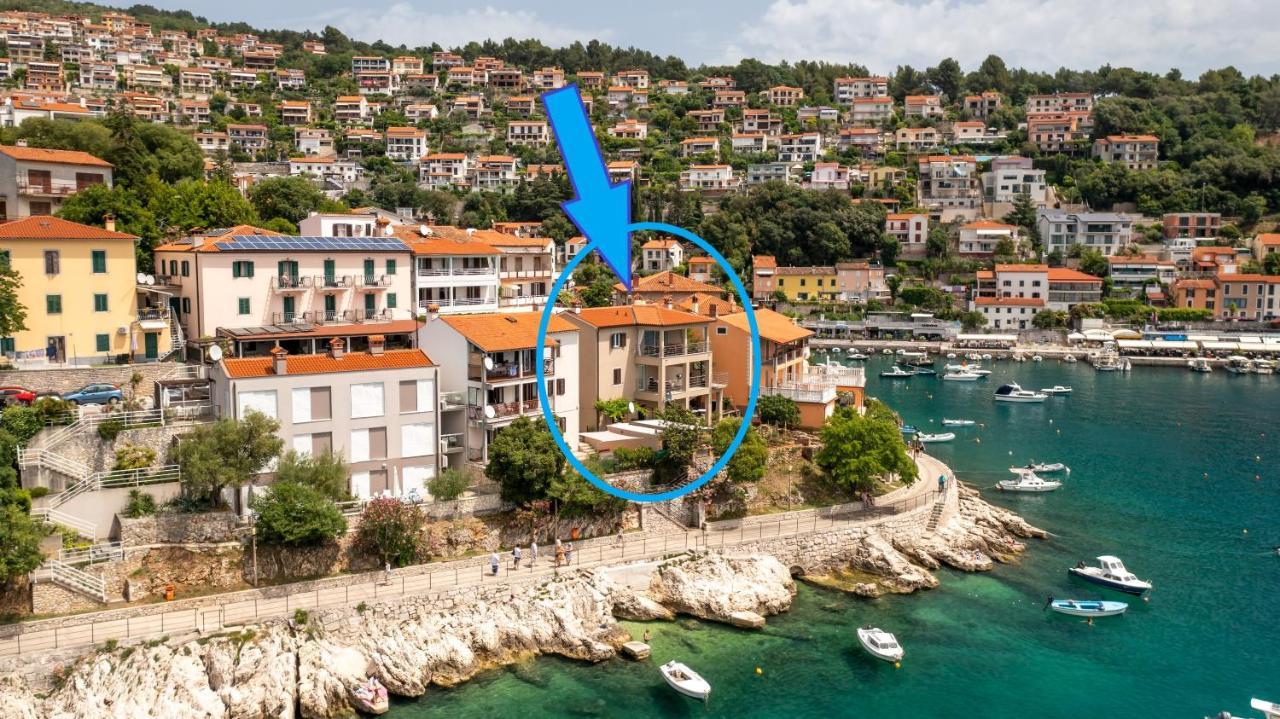 Seafront 2-Bedroom Apartment Nika - ラバック エクステリア 写真